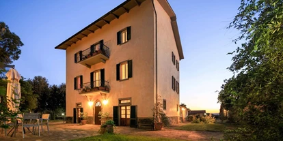 Nature hotel - Hoteltyp: BIO-Weingut - Castiglion Fiorentino (AR) - BIO HOTEL La Pievuccia: Haus mit Garten - La Pievuccia