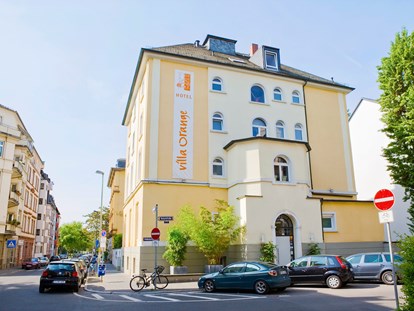 Naturhotel - Bio-Hotel Merkmale: Vollholzmöbel / -einrichtung (kein MDF) - Eltville am Rhein - BIO HOTEL Villa Orange: Außenansicht - Villa Orange