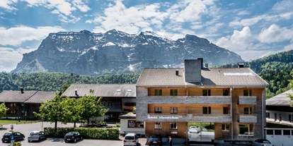 Naturhotel - 100% bio-zertifiziert - Fischen im Allgäu - BIO HOTEL Schwanen: Außenansicht Hotel - Biohotel Schwanen