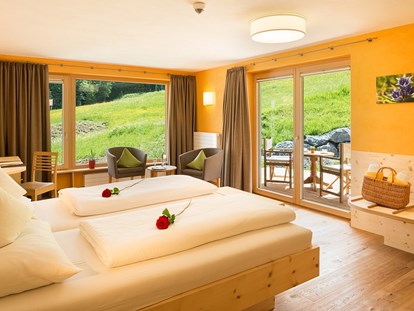 Nature hotel - Umgebungsschwerpunkt: Berg - Stiefenhofen - Mattlihüs Gartensuite Zirbe & Lehm - Biohotel Mattlihüs in Oberjoch