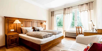 Nature hotel - Ökoheizung: Holzheizung: nein - Oberau (Landkreis Garmisch-Partenkirchen) - Zimmer Komfort Doppelzimmer - SEINZ Wisdom Resort - vegan/vegt. Biohotel & Seminarzentrum