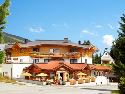 Naturhotel - Bio-Restaurant (nur für Hotelgäste): Restaurant für Hotelgäste - Lämmerbichl (Mittersill, Hollersbach im Pinzgau) - Sommeransicht - Biohotel Castello