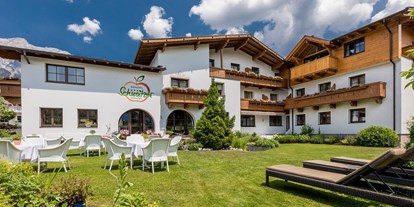 Naturhotel - Hoteltyp: BIO-Urlaubshotel - Bad Kohlgrub - Biohotel Schweitzer: Außenansicht - Biohotel Schweitzer