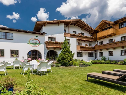 Nature hotel - Bio-Küche: 100% biologische Küche - Biohotel Schweitzer: Außenansicht - Biohotel Schweitzer