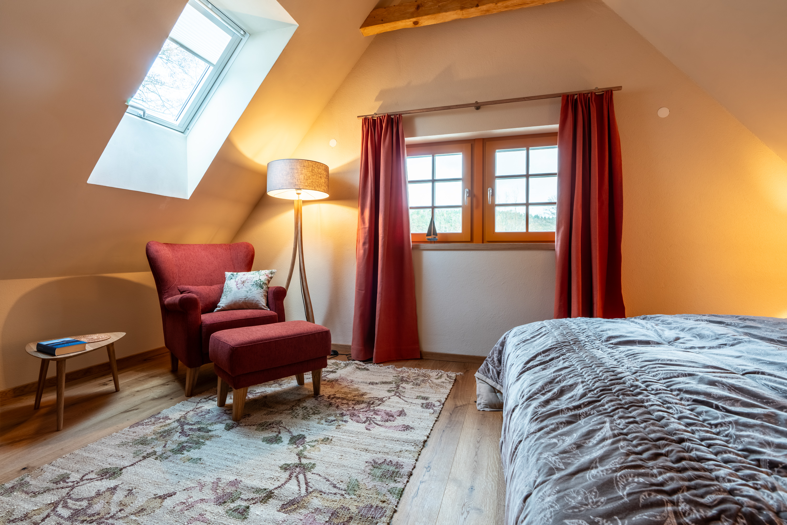 Biohotel: Die Leseecke im Doppelschlafzimmer der Kornblume. - BIO-NATURIDYLL WIESENGRUND