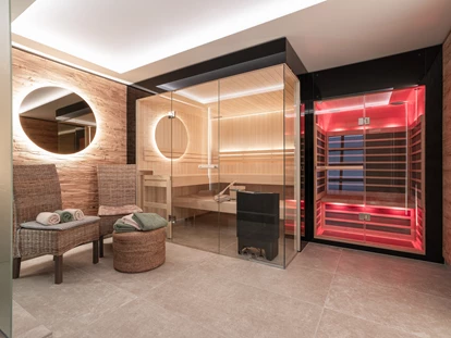 Naturhotel - Hoteltyp: Naturhotel - Sachsen - Unser warmer Wohlfühlbereich mit Finnischer Sauna, welche wir individuell als Bio-Sauna mit 60 Grad oder auch mit 90 Grad zur Verfügung stellen. Ausserdem eine Infrarotkabine um zu entspannen und den Muskeln und Gelenken etwas Gutes zu tun. - BIO-NATURIDYLL WIESENGRUND