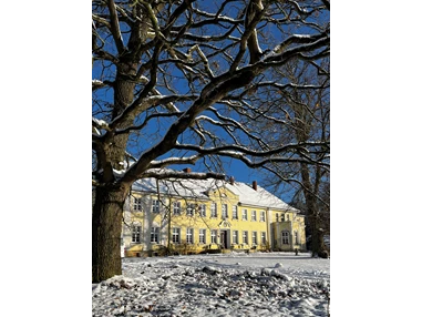 Biohotel: Gutshaus Manderow im Schnee - Gut Manderow