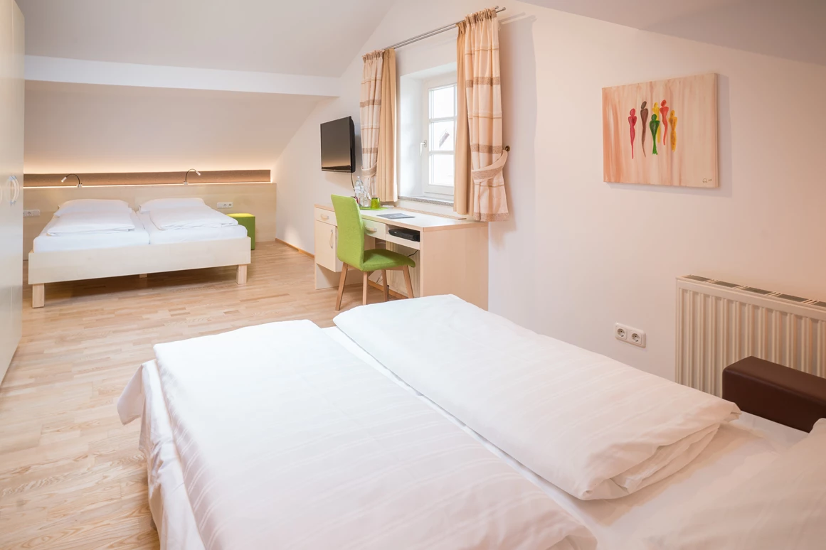 Biohotel: Vierbettzimmer - Das Grüne Hotel zur Post - 100% BIO