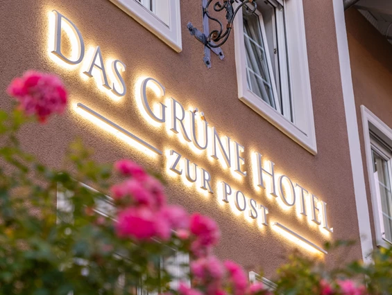 Biohotel: Hausansicht außen - Das Grüne Hotel zur Post - 100% BIO
