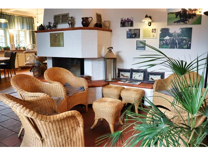 Nature hotel - PLZ 29525 (Deutschland) - Bio-Hotel TraumzeitHof - Bereich der Lobby mit Kamin - Bio-Hotel TraumzeitHof - Naturotel