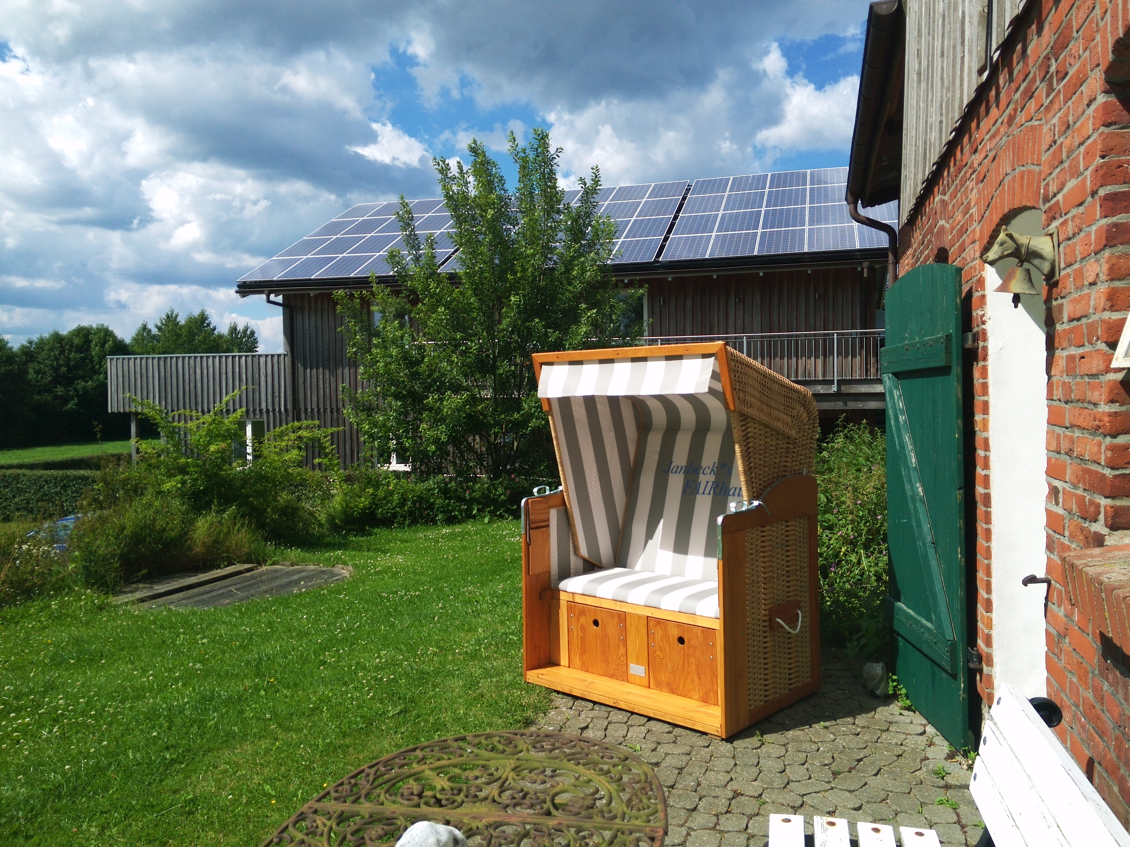 Biohotel: Strandkorb vor dem Kuhstall (für 2 mit Hund) - Janbecks FAIRhaus