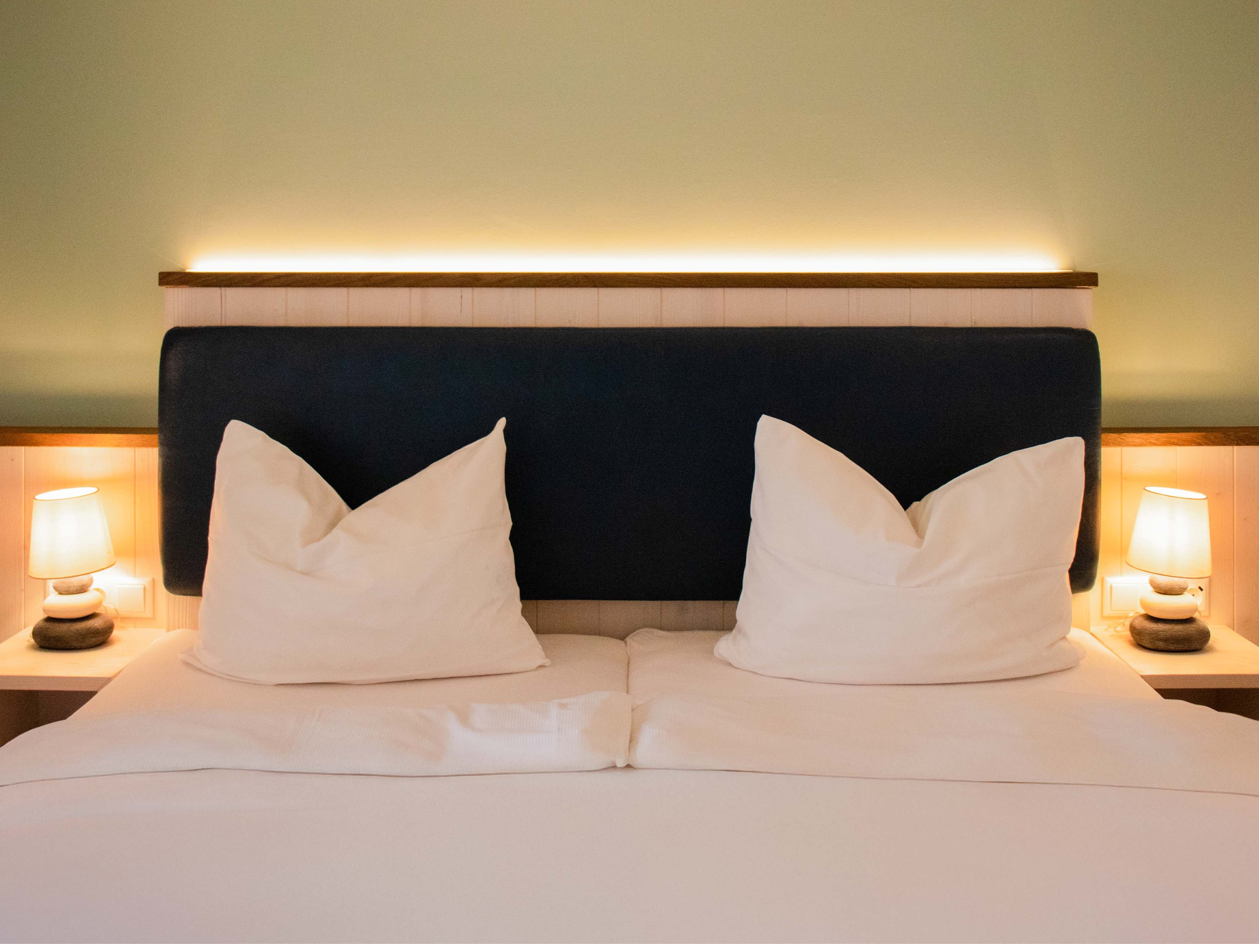 Biohotel: Gemütliches Bett im Doppelzimmer Klassik - BE BIO Hotel be natural