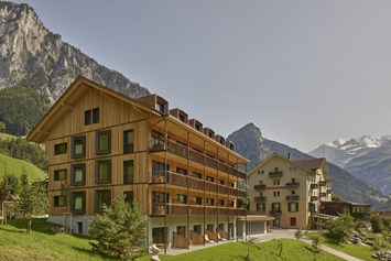 Biohotel: ChieneHuus - Das Holz100-Retreathaus im Kiental (Berner Oberland) - ChieneHuus