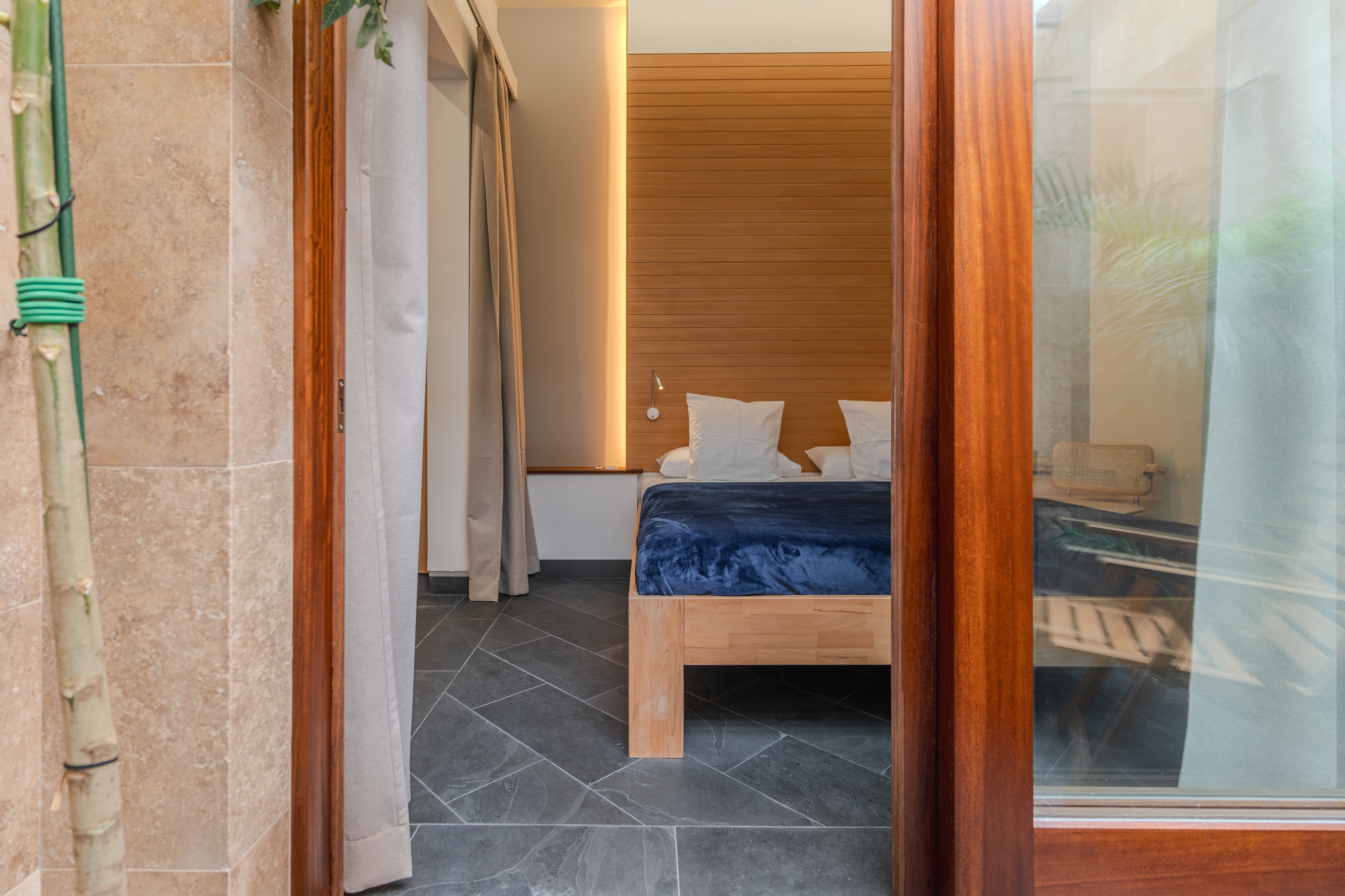 Biohotel: Villa Arte
Suite Azul
Patio mit Blick ins Schlafzimmer - VILLA ARTE exclusive Ferienapartments