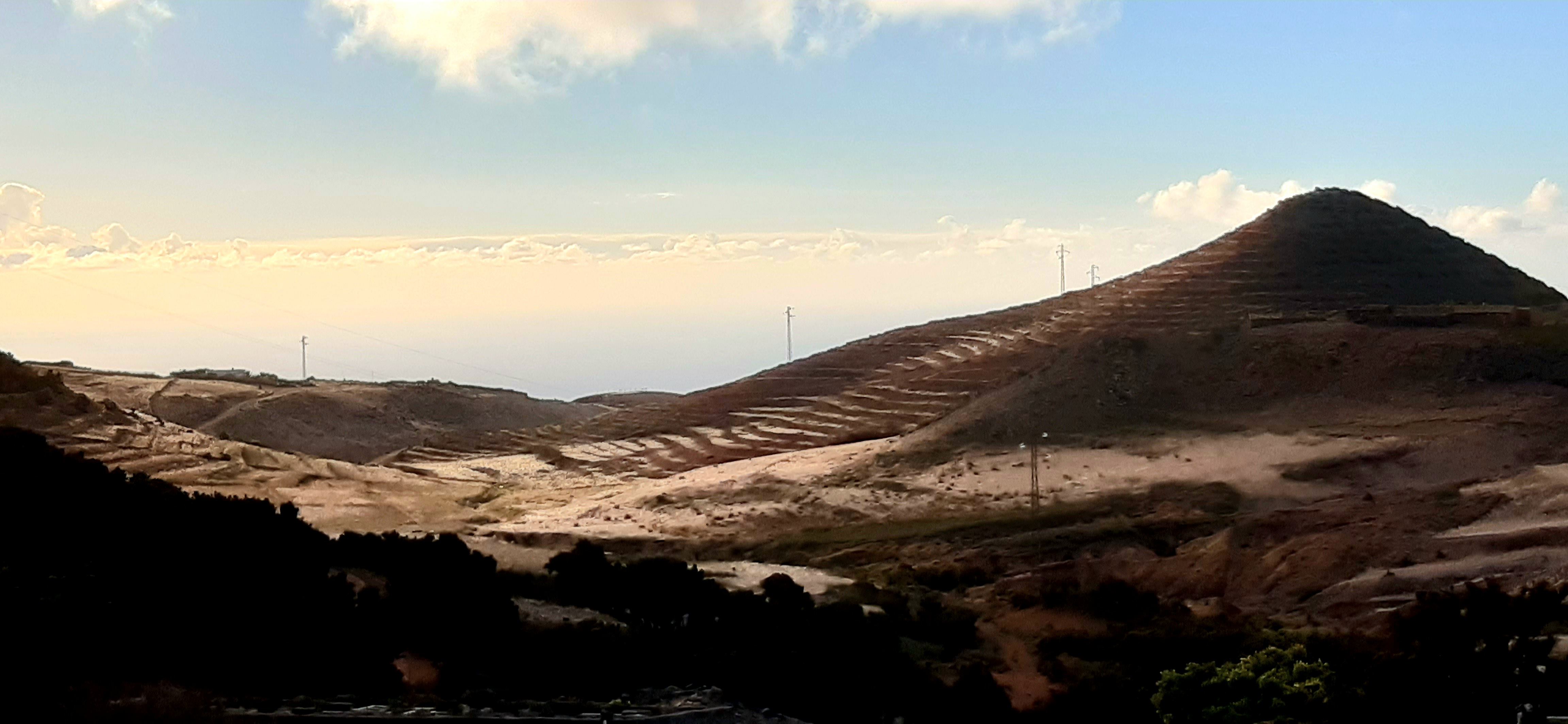 Biohotel: Villa Arte
Ausflug-Tips
Teide Nationalpark mehr unter
https://villa-arte-teneriffa.de/teide-nationalpark/ - VILLA ARTE exclusive Ferienapartments