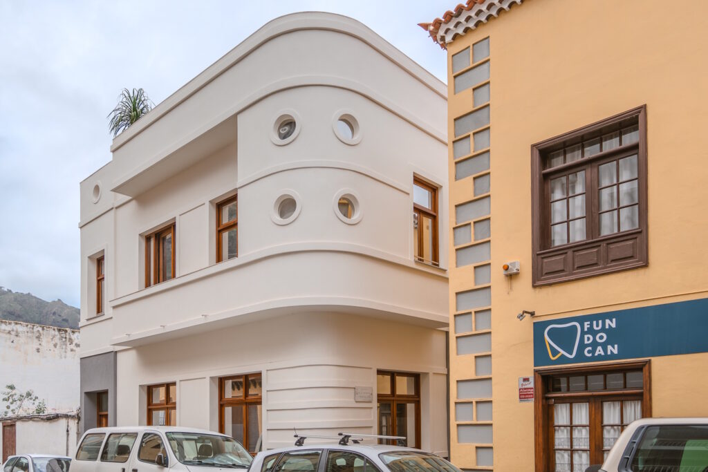 Biohotel: Villa Arte
Die charakteristische Außenfassade 
Anerkannt als Casa Emblematica - VILLA ARTE Teneriffa | exklusive Apartments