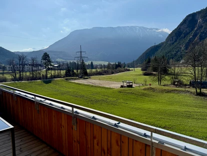 Naturhotel - Ferienwohnungen - Umhausen - Unser Ausblick, manchmal mit Pferden. - il nido