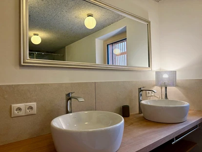 Naturhotel - Ferienwohnungen - Umhausen - auf dem Bild fehlt noch die Naturkosmetik...  - il nido