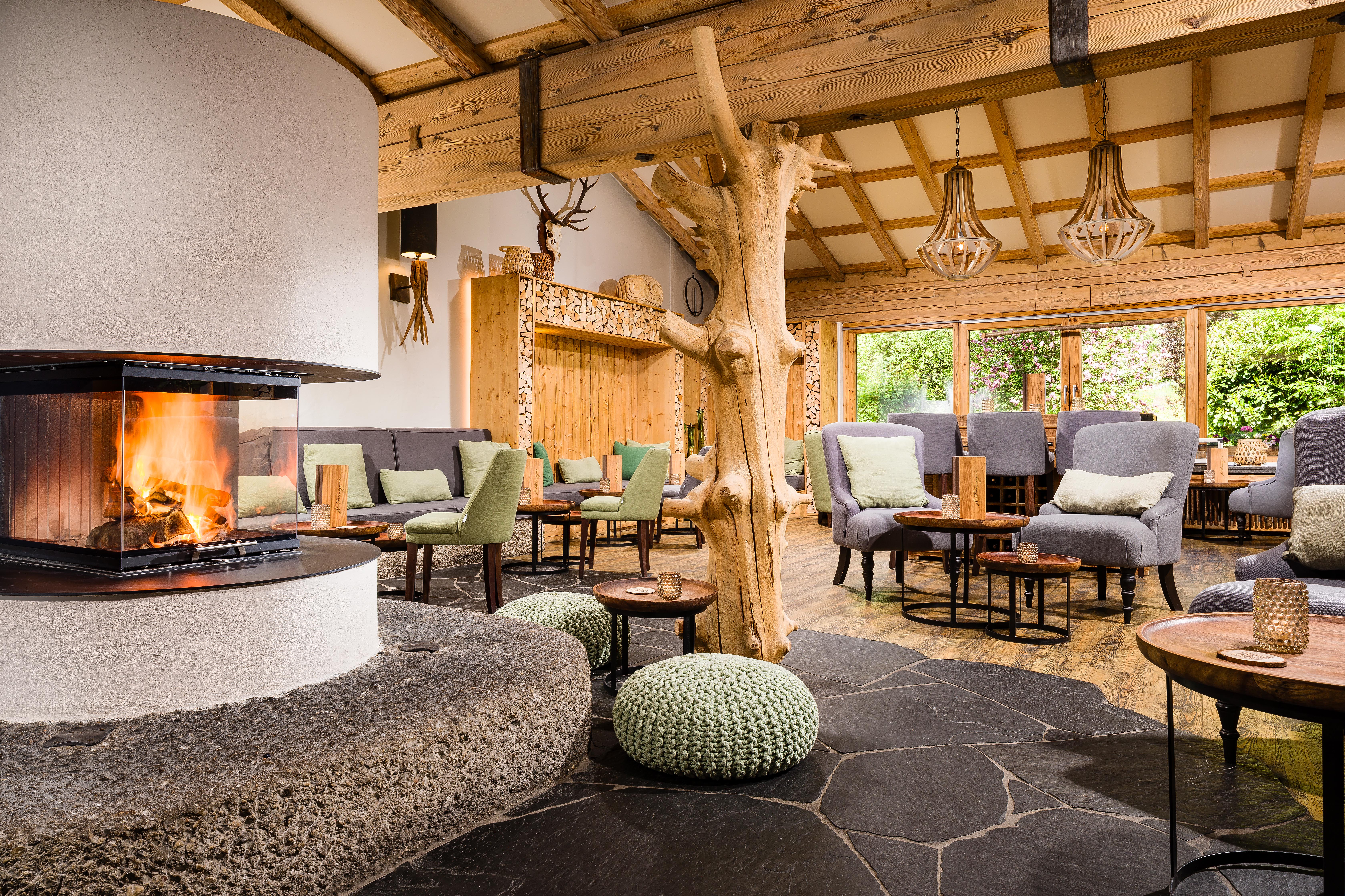 Biohotel: Kaminhalle - Berghotel Rehlegg