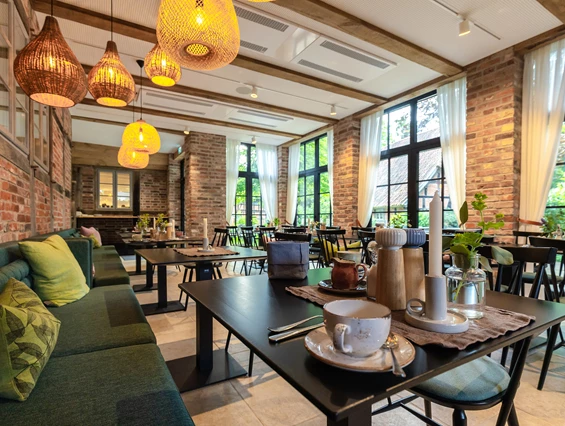 Biohotel: Wintergarten
Das ganze Jahr auf der Terrasse sitzen, ist im Wintergarten möglich und eine schöne Alternative zum Restaurant - Biohotel Wildland