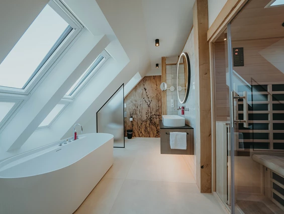 Biohotel: Badezimmer der WildLand Suite - Biohotel Wildland
