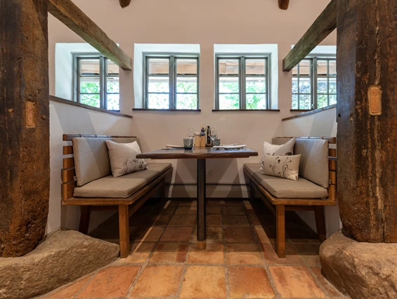 Biohotel: Die kleinen Nischen machen das Restaurant kuschelig - Biohotel Wildland