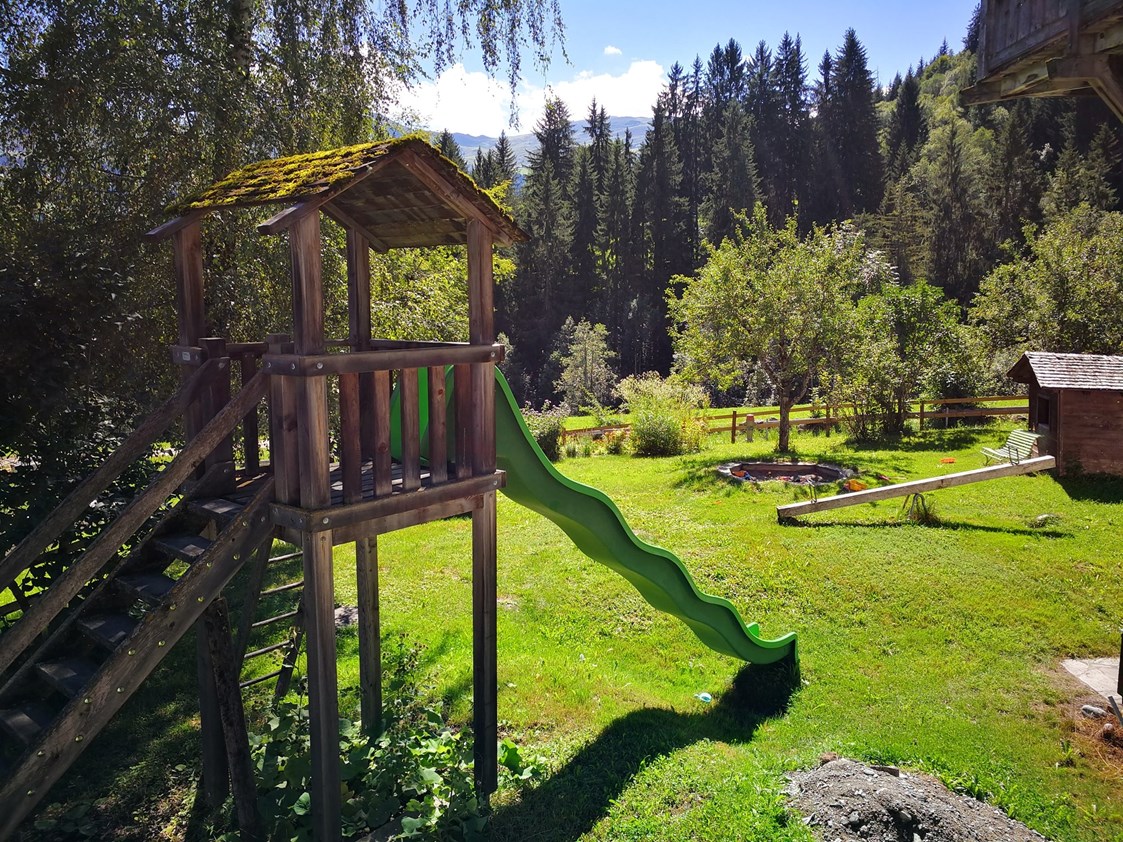 Biohotel: Spielplatz des Öko-Hotels in Graubünden - Biohotel Ucliva