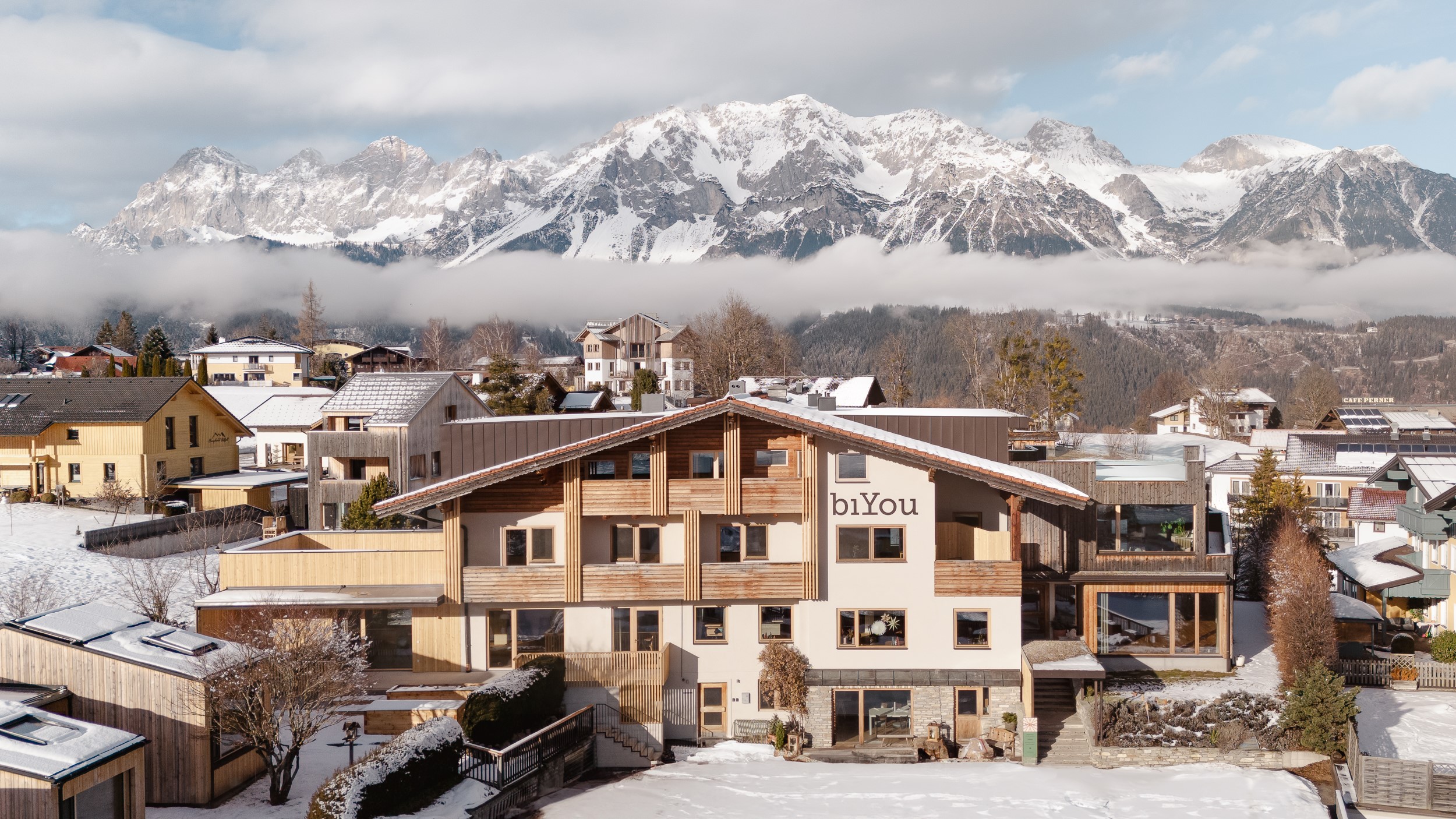 Biohotel: Hotelansicht im Winter - Ecoquartier biYou