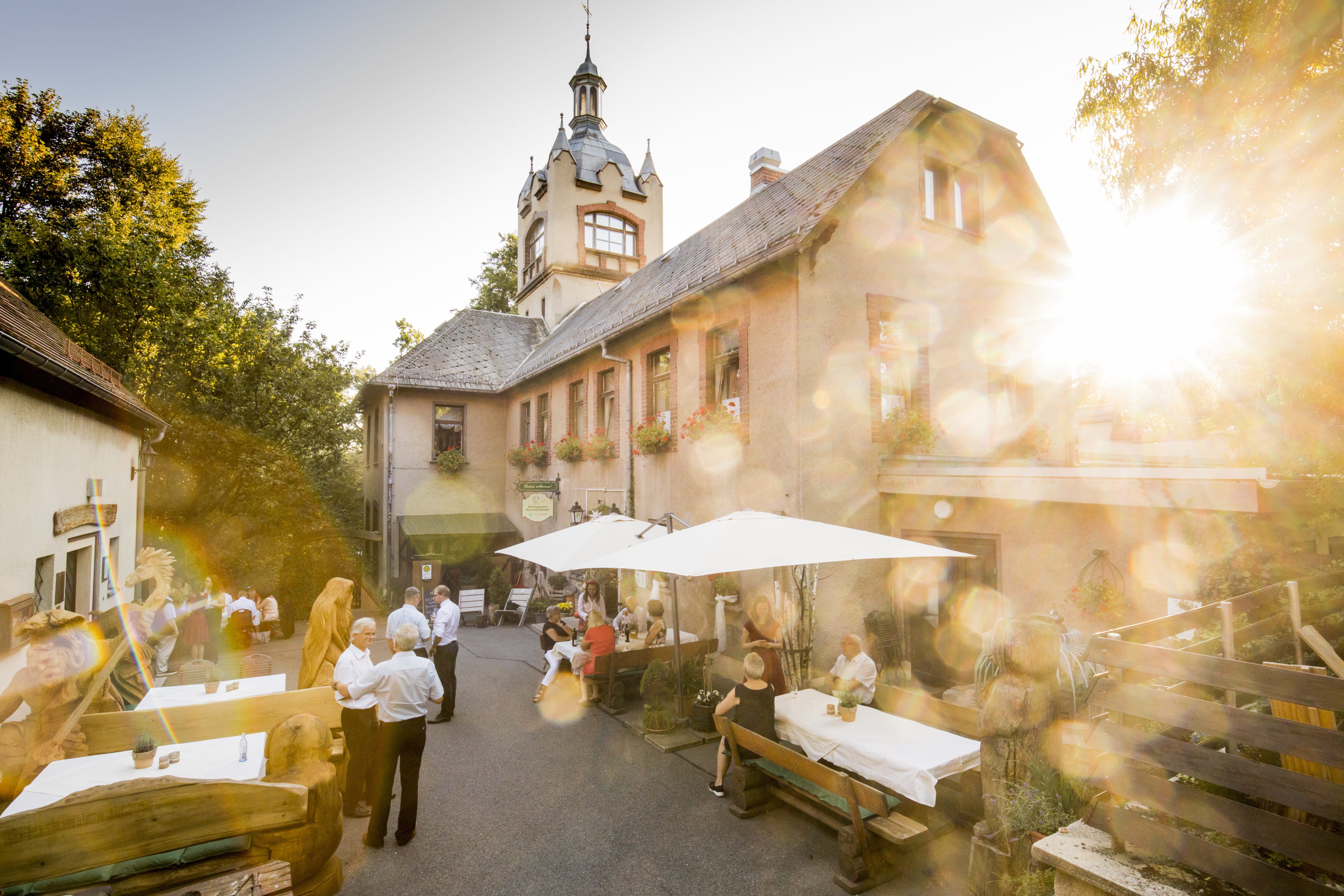 Naturhotel - WLAN: ganztägig WLAN im gesamten Hotel - "Beckenbergbaude" (Baujahr 1905) hier lässt sich die Geschichte des Hauses hautnah erleben.  - Bio-Berggasthof Beckenbergbaude