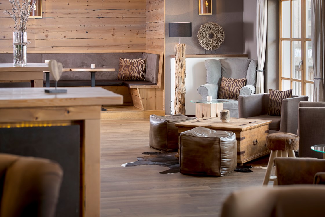 Biohotel: Die Lounge, Bar des Bio-Resorts - Q! Resort Health & Spa Kitzbühel