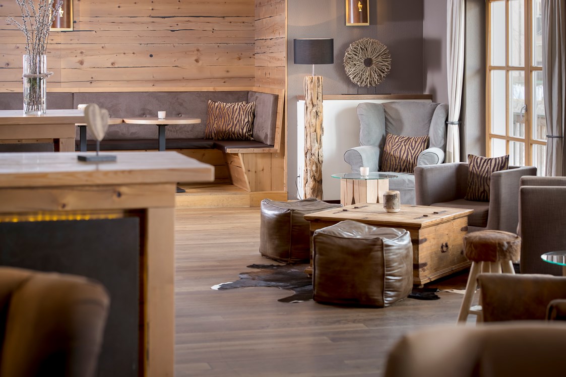 Biohotel: Die Lounge, Bar des Bio-Resorts - Q! Resort Health & Spa Kitzbühel