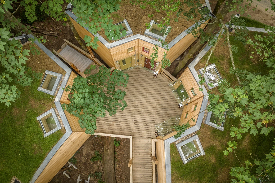Biohotel: Baumhäuser im Wendland, der kleinste und neueste Rundling... - BIO-Hotel Kenners LandLust