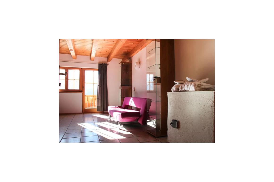 Biohotel: Gästezimmer Morgensonne mit Lehmputzwänden - Katharinas Veganer Naturgasthof