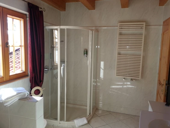 Biohotel: Vegane Gästezimmer mit eigenem Balkon oder Whirlwanne - Katharinas Veganer Naturgasthof