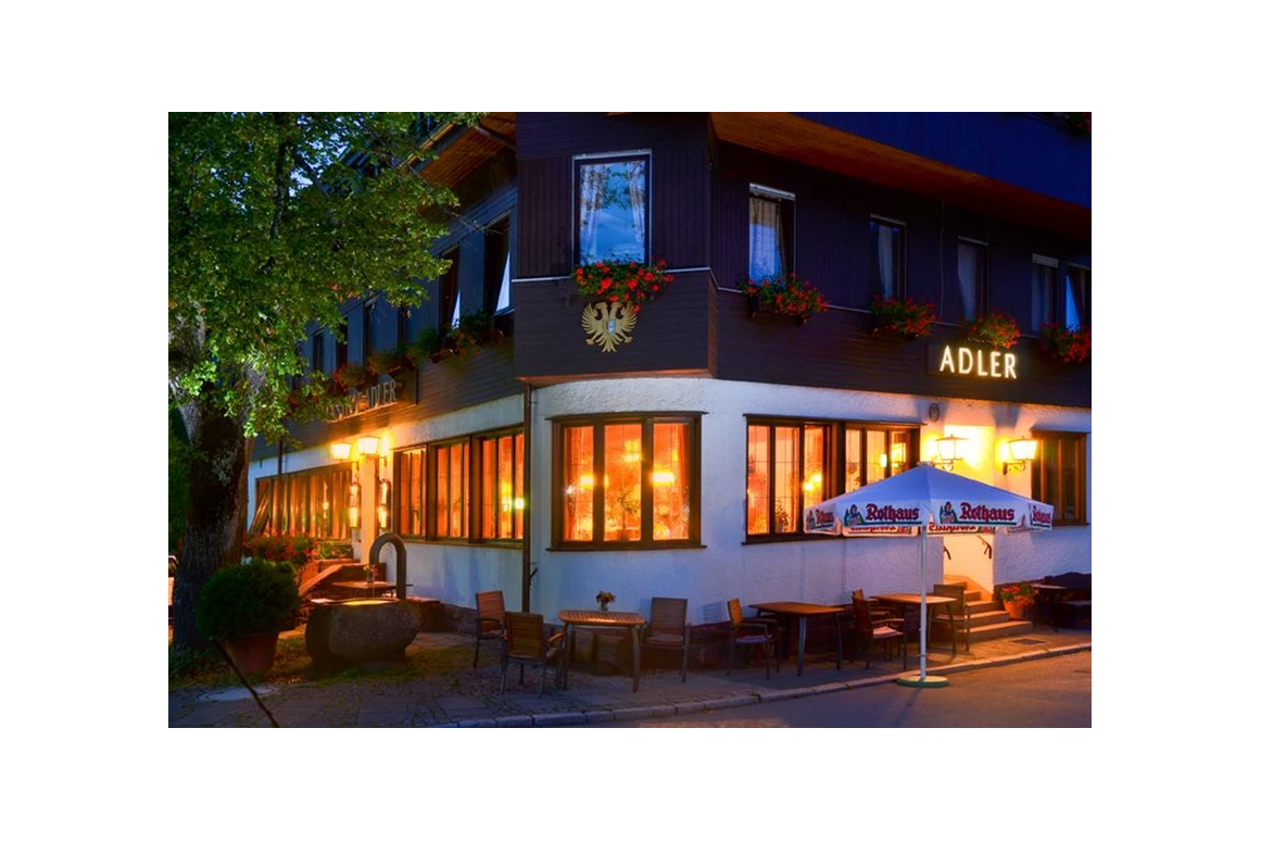 Biohotel: Der Bio-Gasthof Adler am Abend - Gasthof Adler