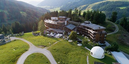 Naturhotel - PLZ 83246 (Deutschland) - Bio-Luxus-Hotel in Leogang - Mitten in der Natur - Holzhotel Forsthofalm