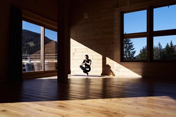 Biohotel: täglich Yoga, Meditationen & Fitness - Holzhotel Forsthofalm