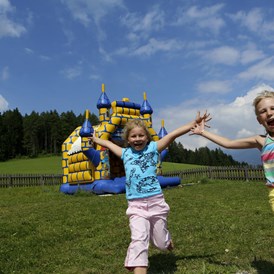 Biohotel: Spielparadies für Kinder mit Hüpfburg - BIO-Kinderhotel Kreuzwirt