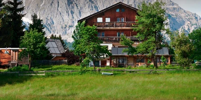 Naturhotel - Bio-Getränke - Ramsau am Dachstein - Außenansicht - Naturhaus Lehnwieser