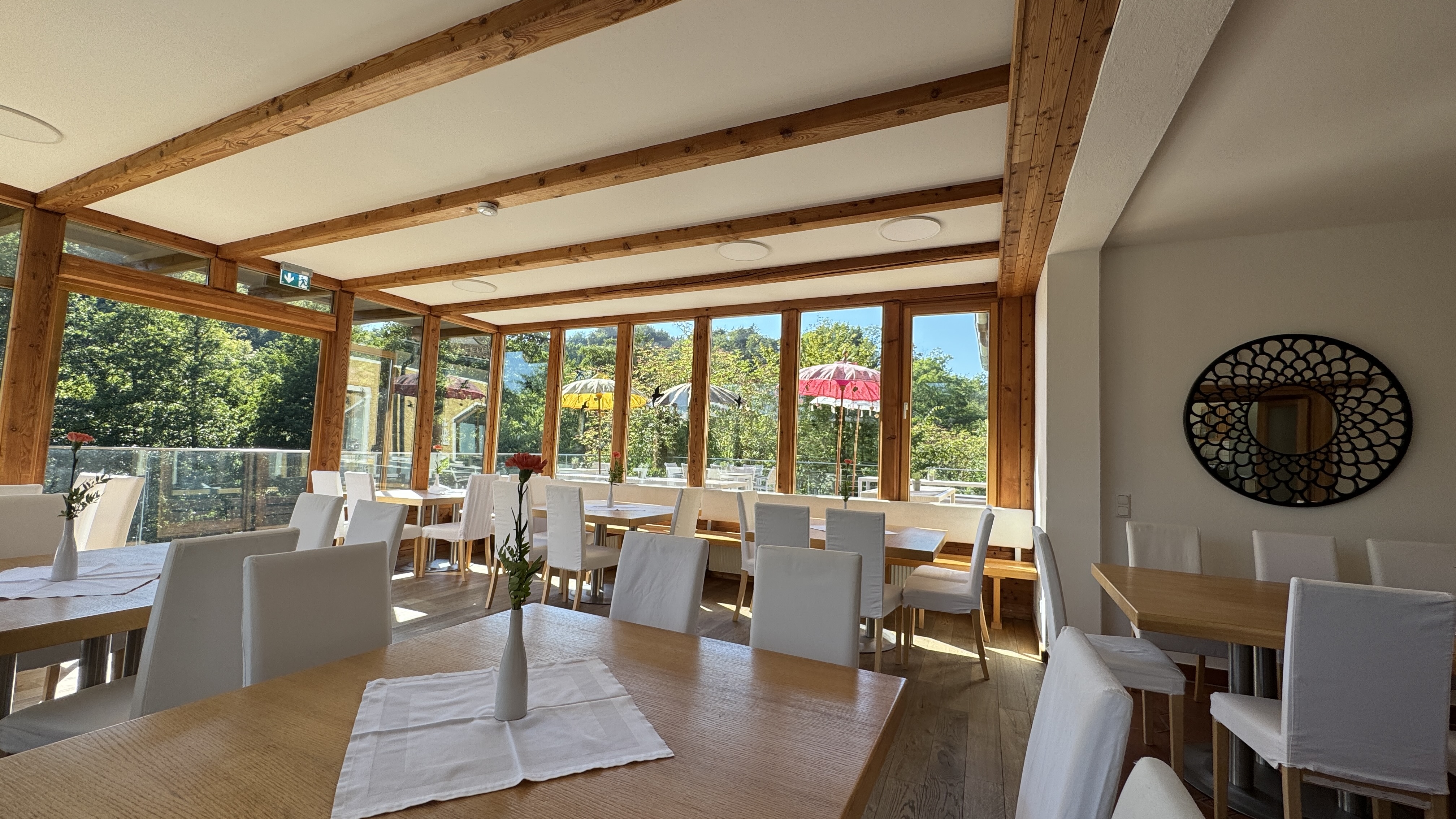 Biohotel: Lichtdurchflutetes Restaurant  - TamanGa Lebensgarten