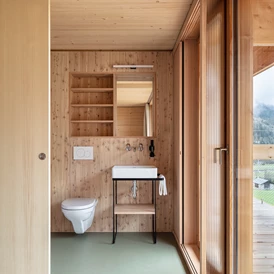 Biohotel: Jedes Zimmer mit WC/Dusche - Berglodge Goms