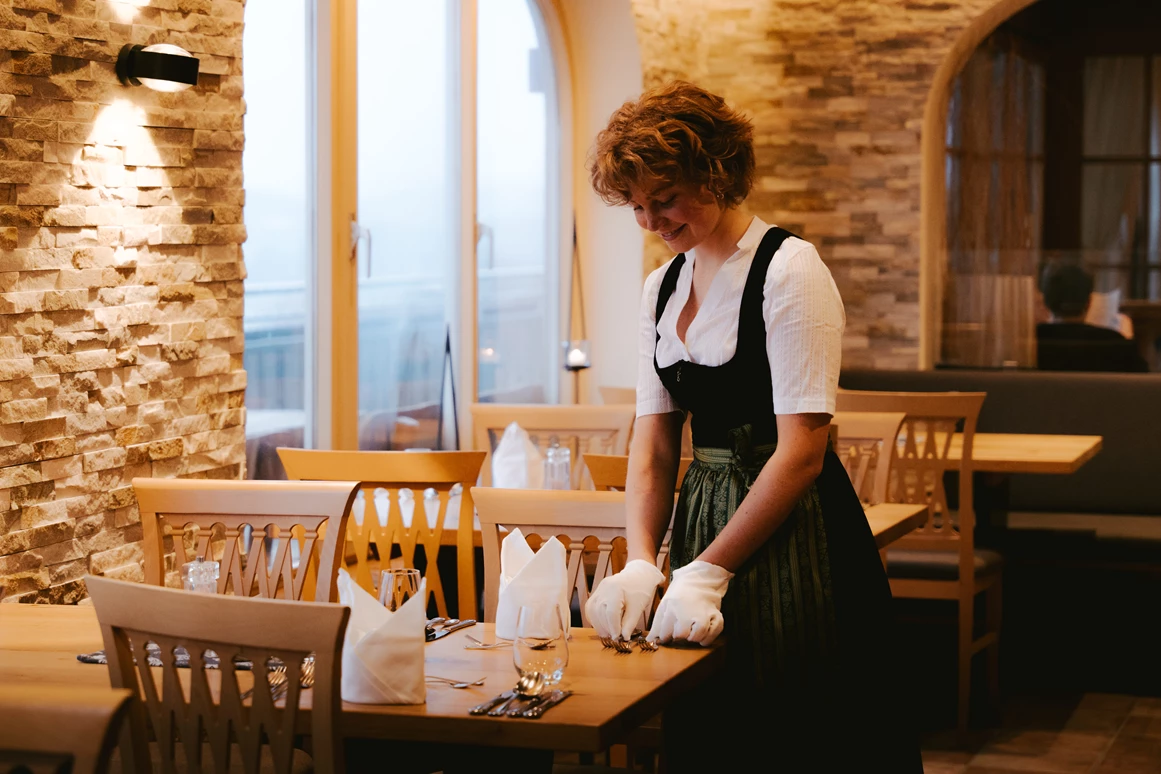 Biohotel: Panorama-Restaurant im Biohotel Eggensberger: 3/4-Bio-Verwöhnpension - Biohotel Eggensberger