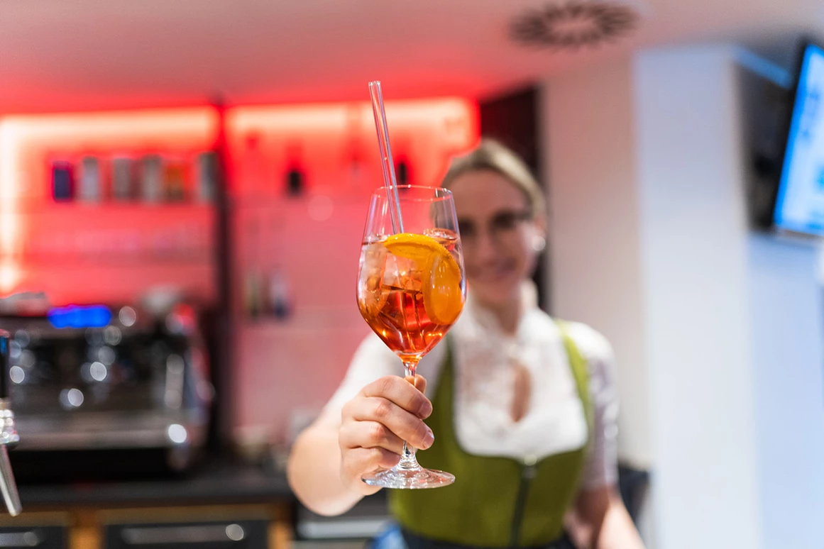 Biohotel: Ein perfekter Ausklang an der "Alpenglühn"-Bar im Biohotel Eggensberger. - Biohotel Eggensberger