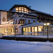 Naturhotel: Hotel Winter Außenaufhnahme - Biohotel Leutascherhof