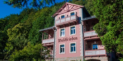 Naturhotel - Umgebungsschwerpunkt: Berg - das Bio-Hotel Villa Waldfrieden mit 8 Themenzimmern, in denen man eine kleine Weltreise machen kann  - Bio- & Nationalpark-Refugium Schmilka