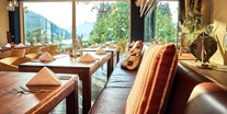 Naturhotel - Bio-Küche: Rohkost möglich - Sächsische Schweiz - Bio-Restaurant StrandGut mit Blick auf die Elbe und die Schrammsteine - Bio- & Nationalpark-Refugium Schmilka