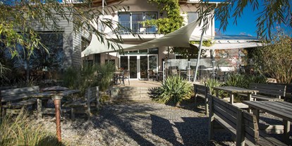 Naturhotel - Putbus - Restaurant Kormoran
Von der Terrasse unseres Restaurants genießt Ihr nicht nur das regionale Essen sondern auch den Ausblick in unsere Bucht. - im-jaich Wasserferienwelt