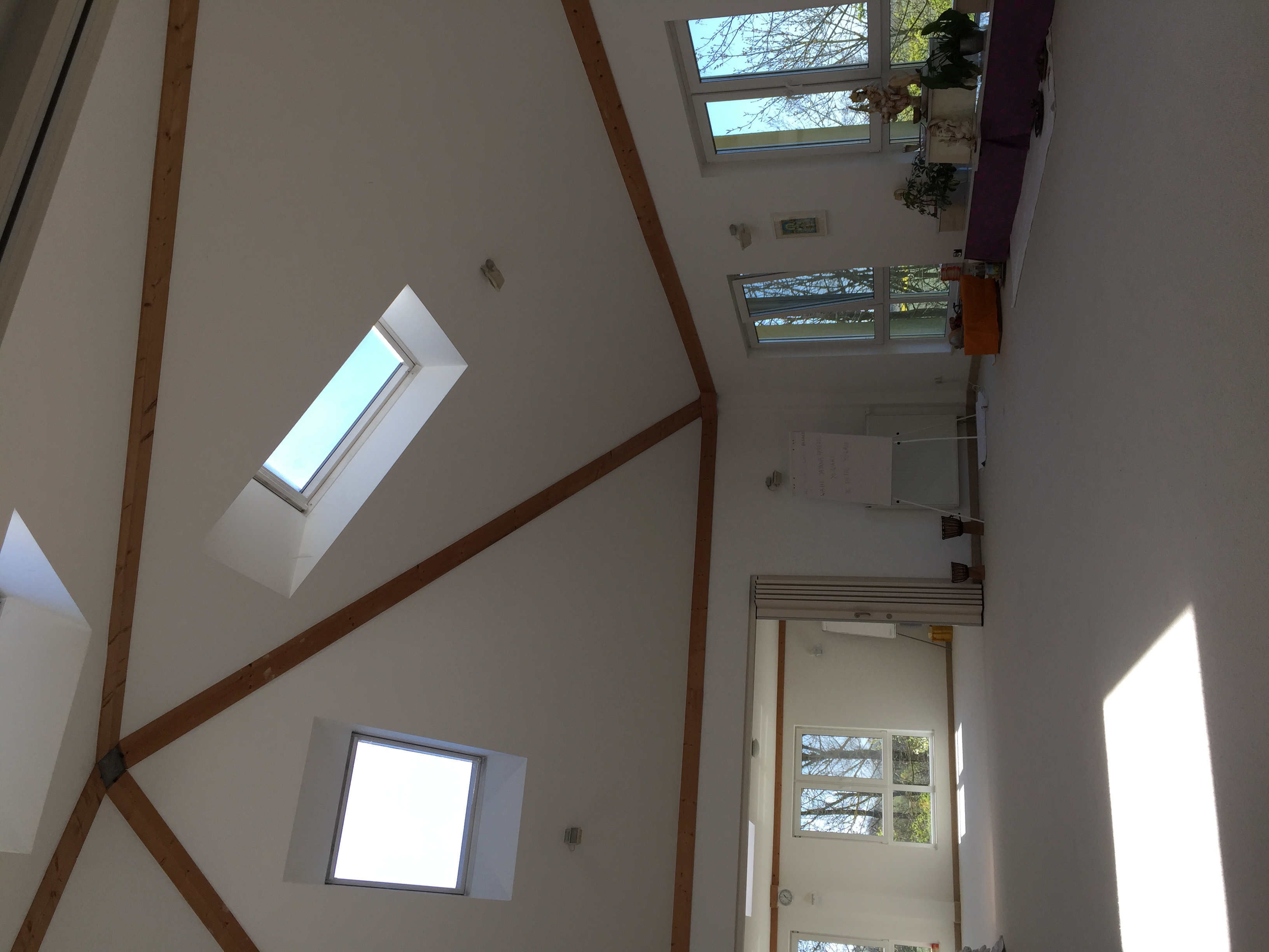 Biohotel: Der Tripura-Raum - Yoga unterm Dach - Yoga Vidya Nordsee