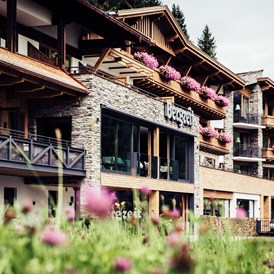 Biohotel: Hotelansicht - Natur- & Biohotel Bergzeit