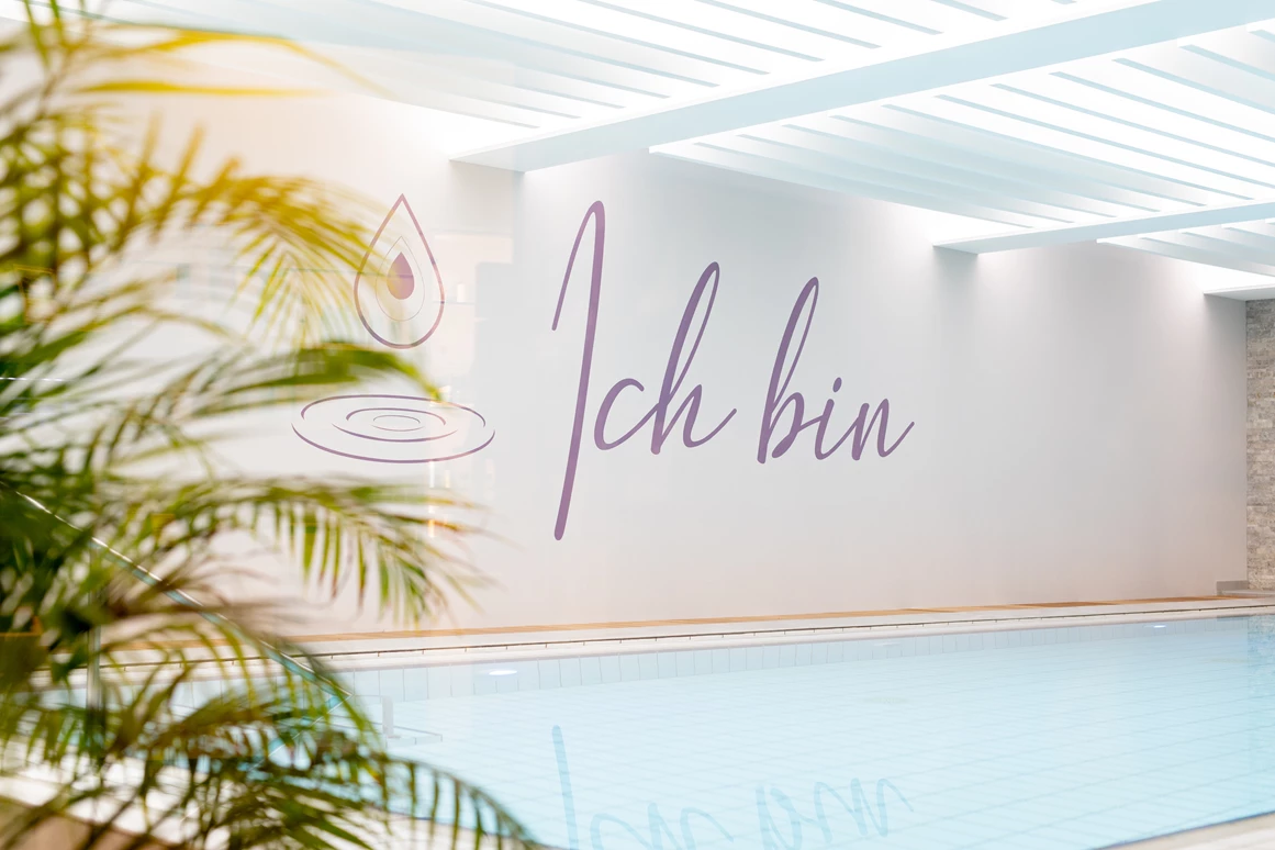 Biohotel: Salzwasserpool 29°C
 - Bio-Thermalhotel Falkenhof